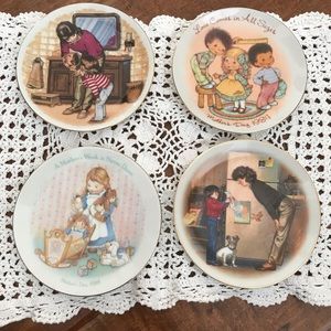 Vintage 1980s Avon Mothers Day decorative plates.